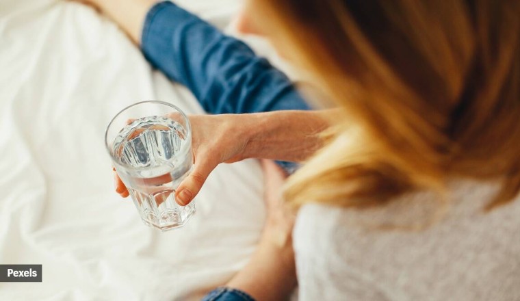 Simple ways to keep yourself hydrated throughout the day