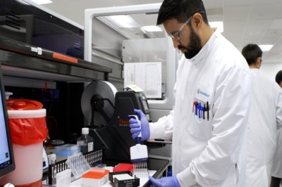 اختبار الدم Guardant Health's Shield™ الذي وافقت عليه إدارة الأغذية والعقاقير (FDA) كخيار فحص أولي، يمهّد الطريق أمام تعويضات الرعاية الطبية وبداية عصر جديد من فحص سرطان القولون والمستقيم