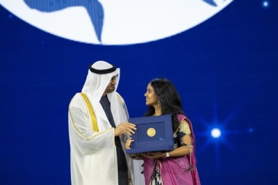 مدرسة الأرض السعيدة العالمية تفوز بجائزة زايد للاستدامة  لعام 2025 ضمن فئة المدارس الثانوية العالمية عن منطقة الشرق الأوسط وشمال إفريقيا