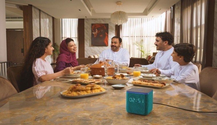 إثراء رمضان بالتكنولوجيا: كيف تعمل السماعات الذكية المزودة بالذكاء الاصطناعي على تعزيز تجربة رمضان