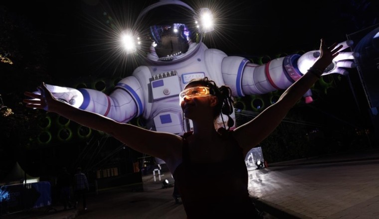 Portal 2030–2050 in Moscow: Electronic Music Stars, Light Shows Until Dawn and a 14-Meter Cosmonaut